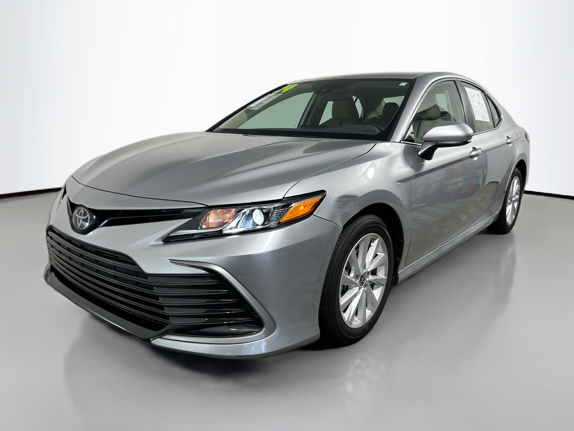 Used 2024 Toyota Camry LE FWD image 10