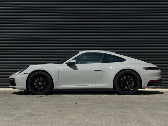Certified 2022 Porsche 911 Carrera image 3