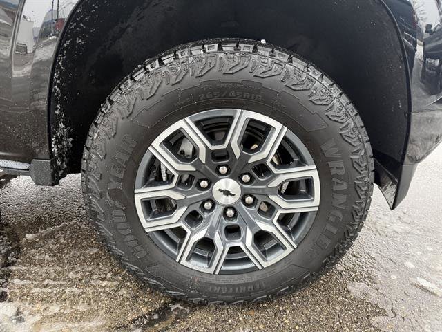 Used 2024 Chevrolet Colorado Z71 w/ Advanced Trailering Package image 9