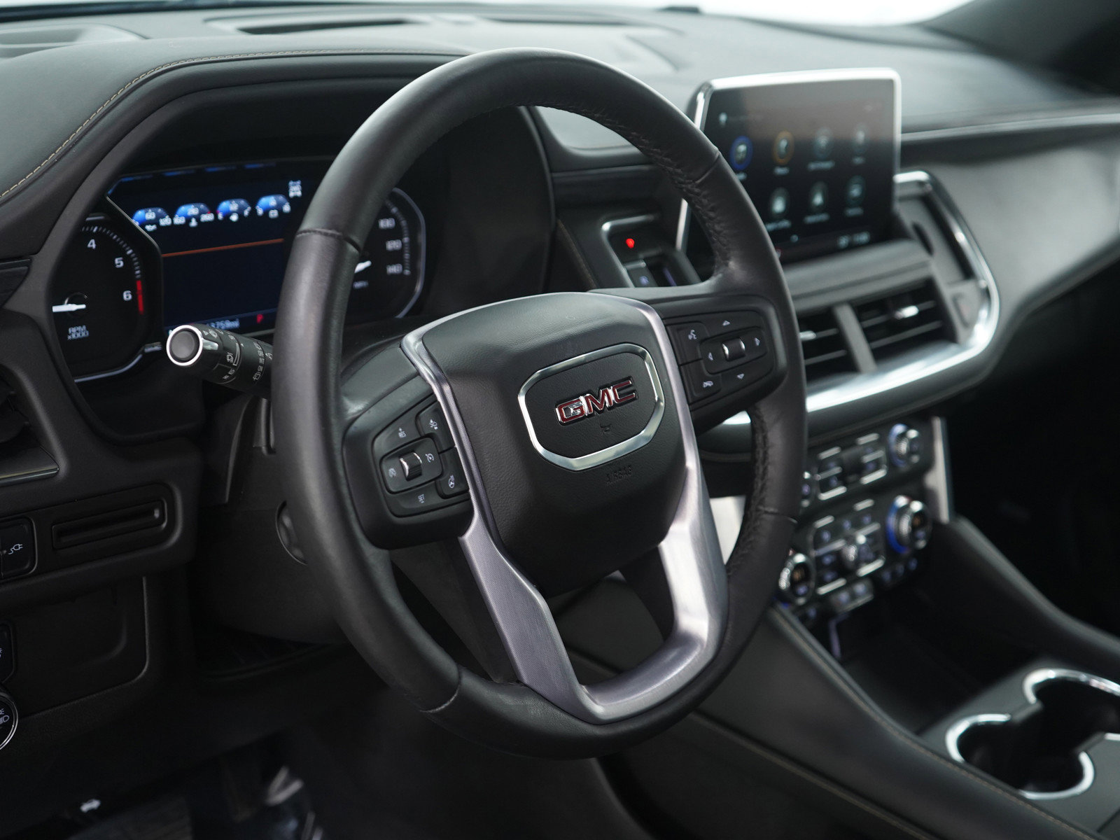 Used 2021 GMC Yukon SLT w/ SLT Premium Package image 24