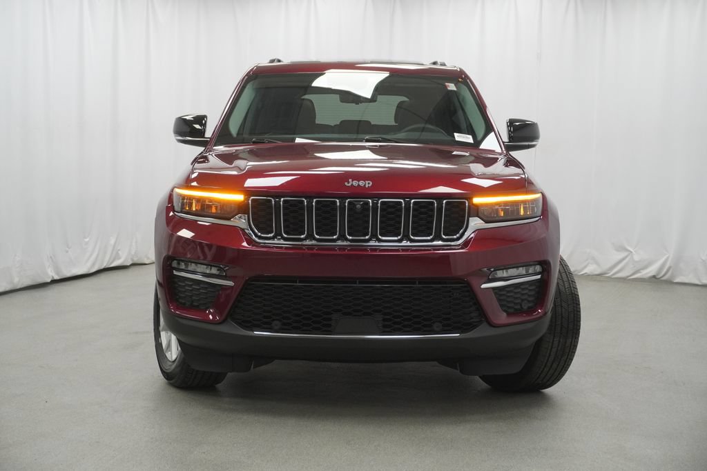 Used 2024 Jeep Grand Cherokee Limited w/ Luxury Tech Group II AWD/4WD image 8