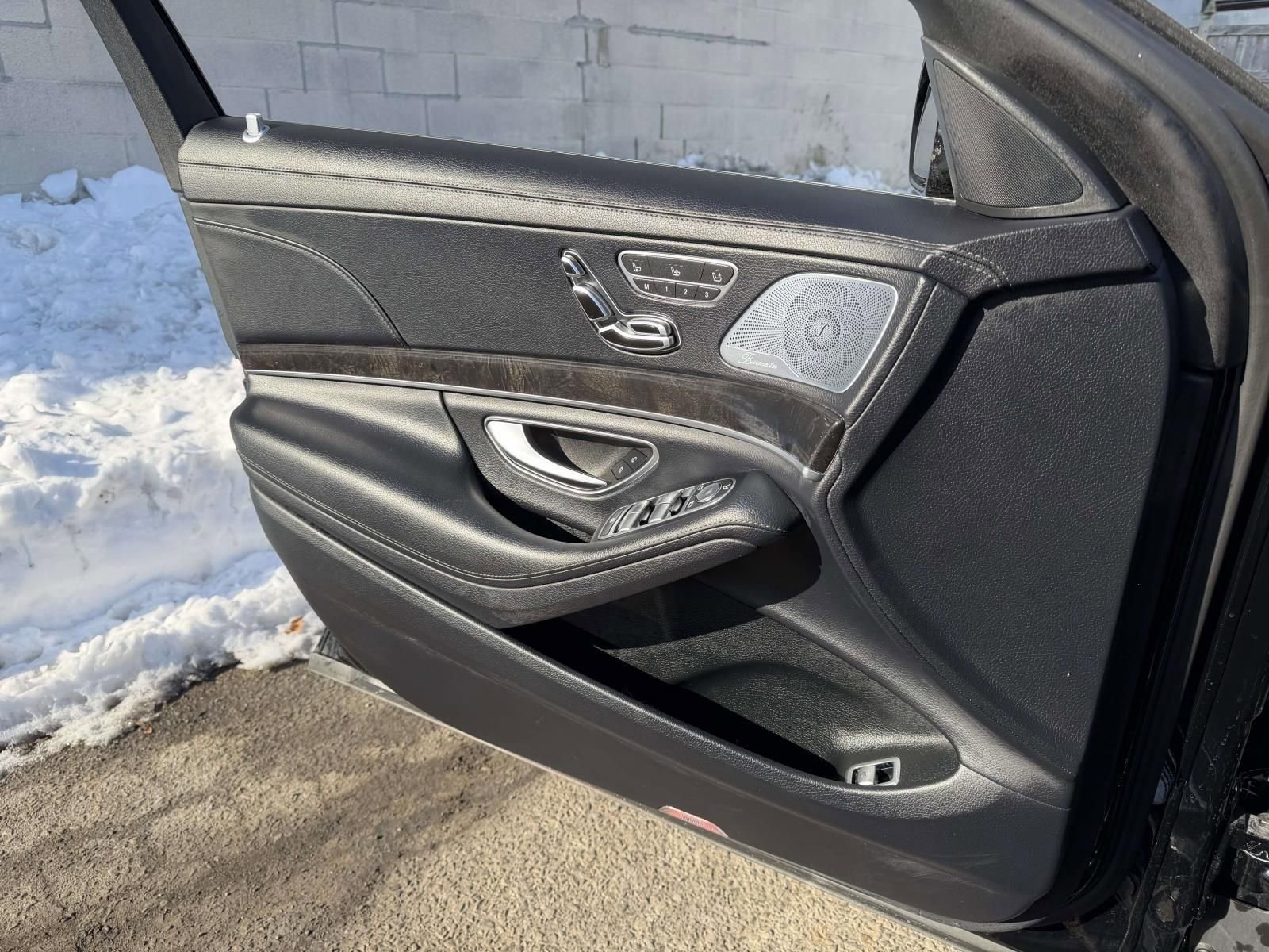 Used 2020 Mercedes-Benz S 450 4MATIC Sedan w/ Premium Package image 33