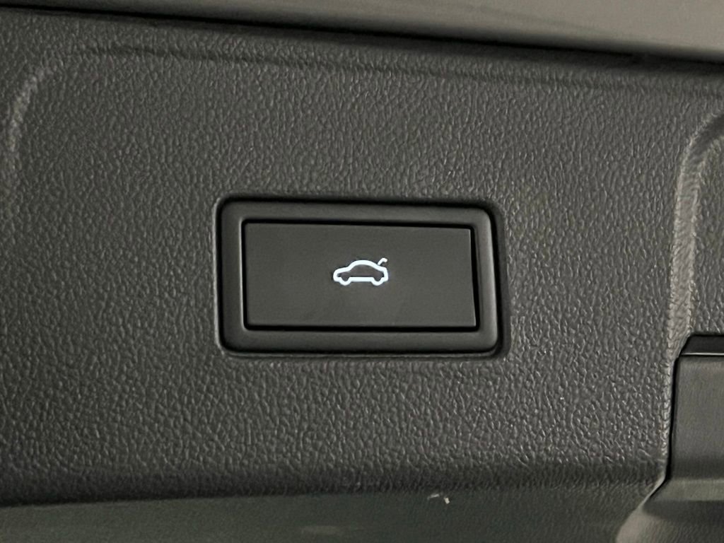 Used 2023 Volkswagen Atlas SEL image 41