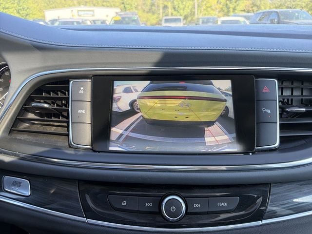 Used 2018 Buick Enclave Essence AWD/4WD image 28
