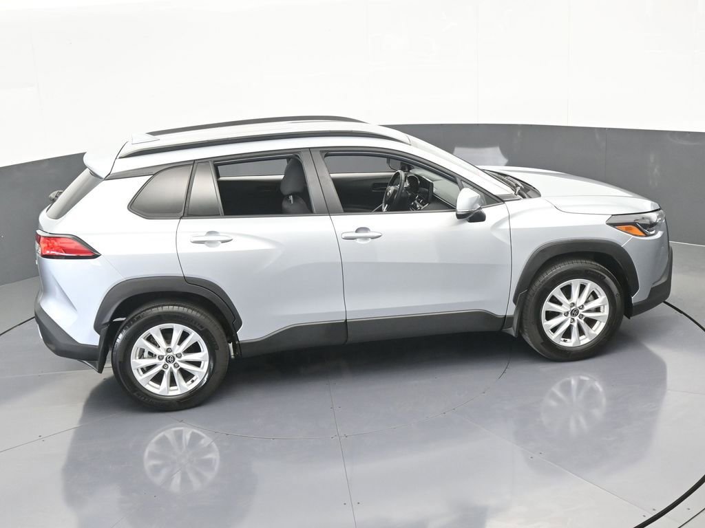 Used 2023 Toyota Corolla Cross LE image 47