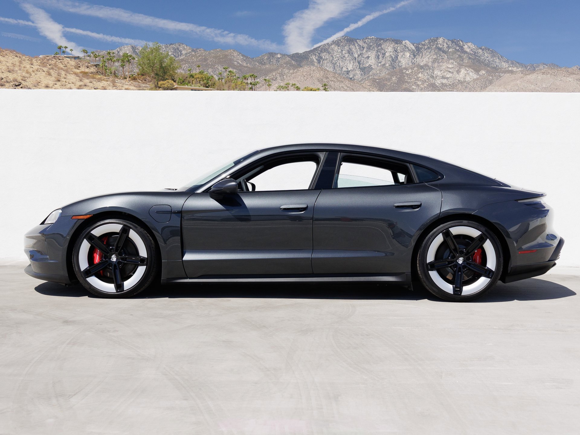 New 2025 Porsche Taycan 4S image 2