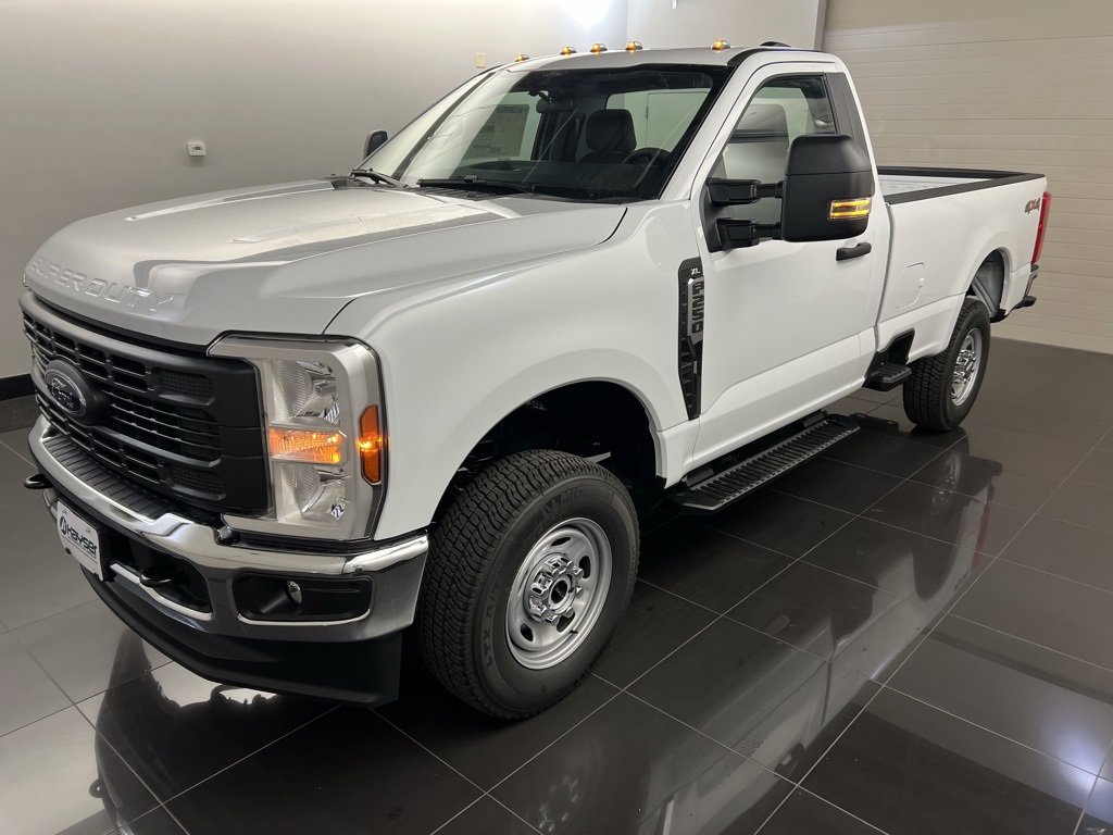 New 2026 Ford F250 XL w/ XL Chrome Package image 3