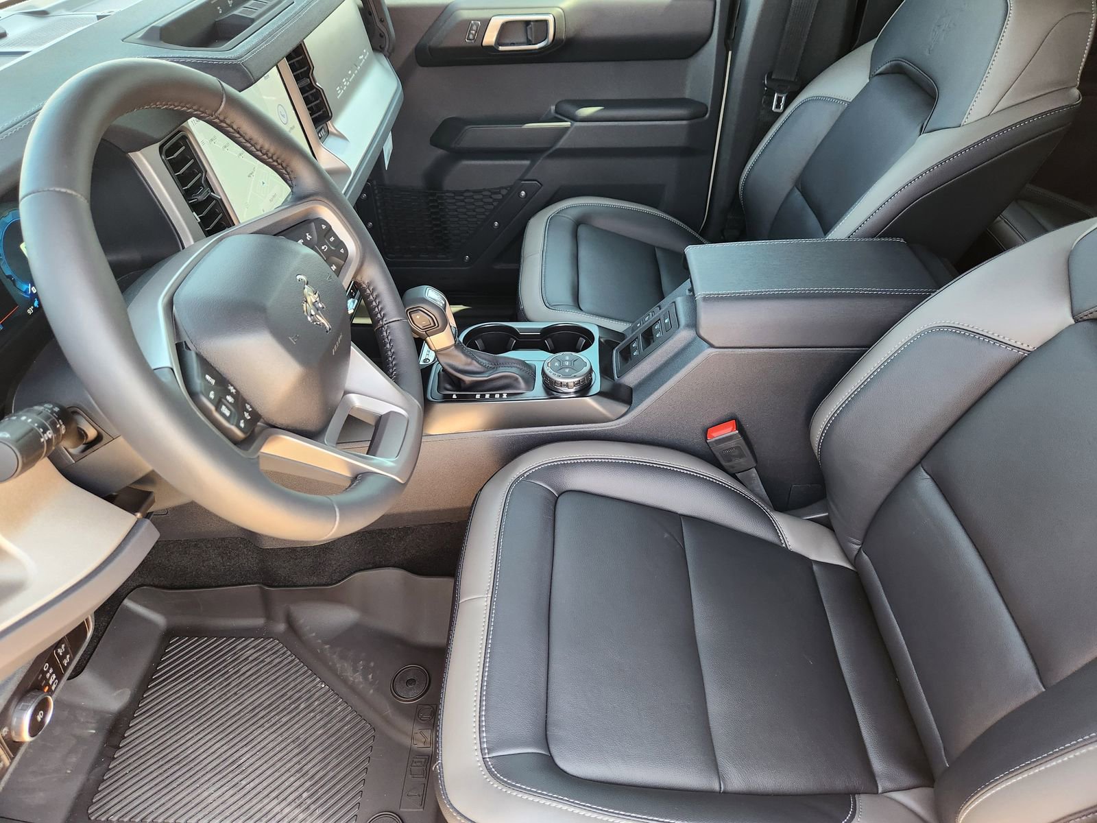 New 2025 Ford Bronco Outer Banks image 11