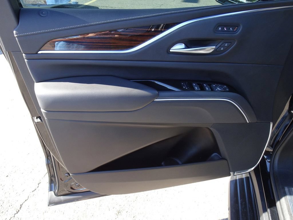 Used 2022 Cadillac Escalade ESV Premium Luxury w/ LPO, Radiant Package AWD/4WD image 13