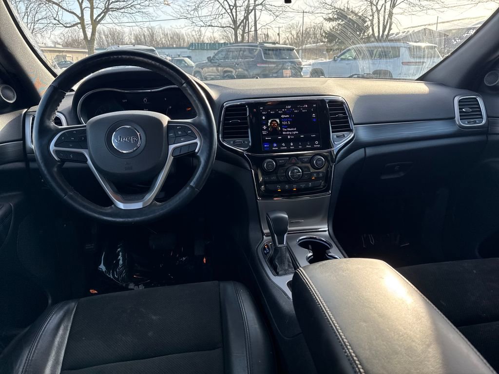 Certified 2021 Jeep Grand Cherokee Laredo X image 12