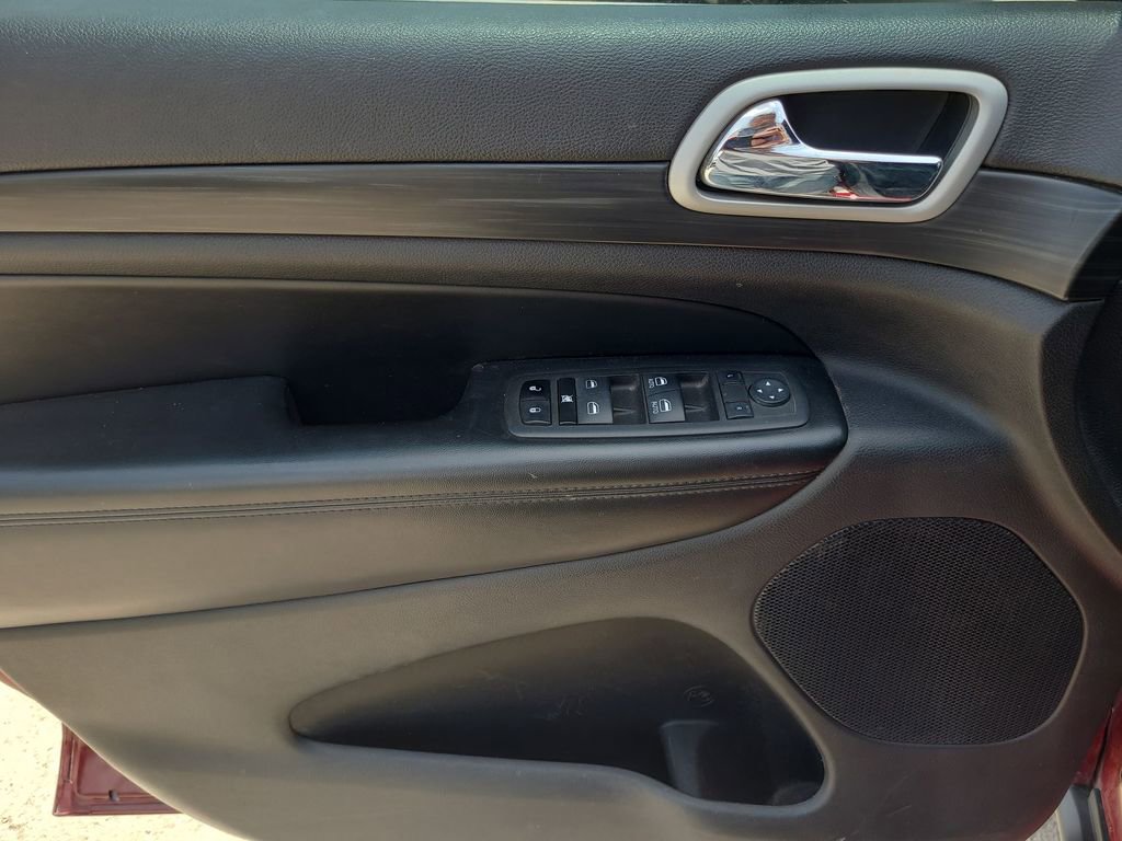 Used 2021 Jeep Grand Cherokee Laredo X RWD image 23