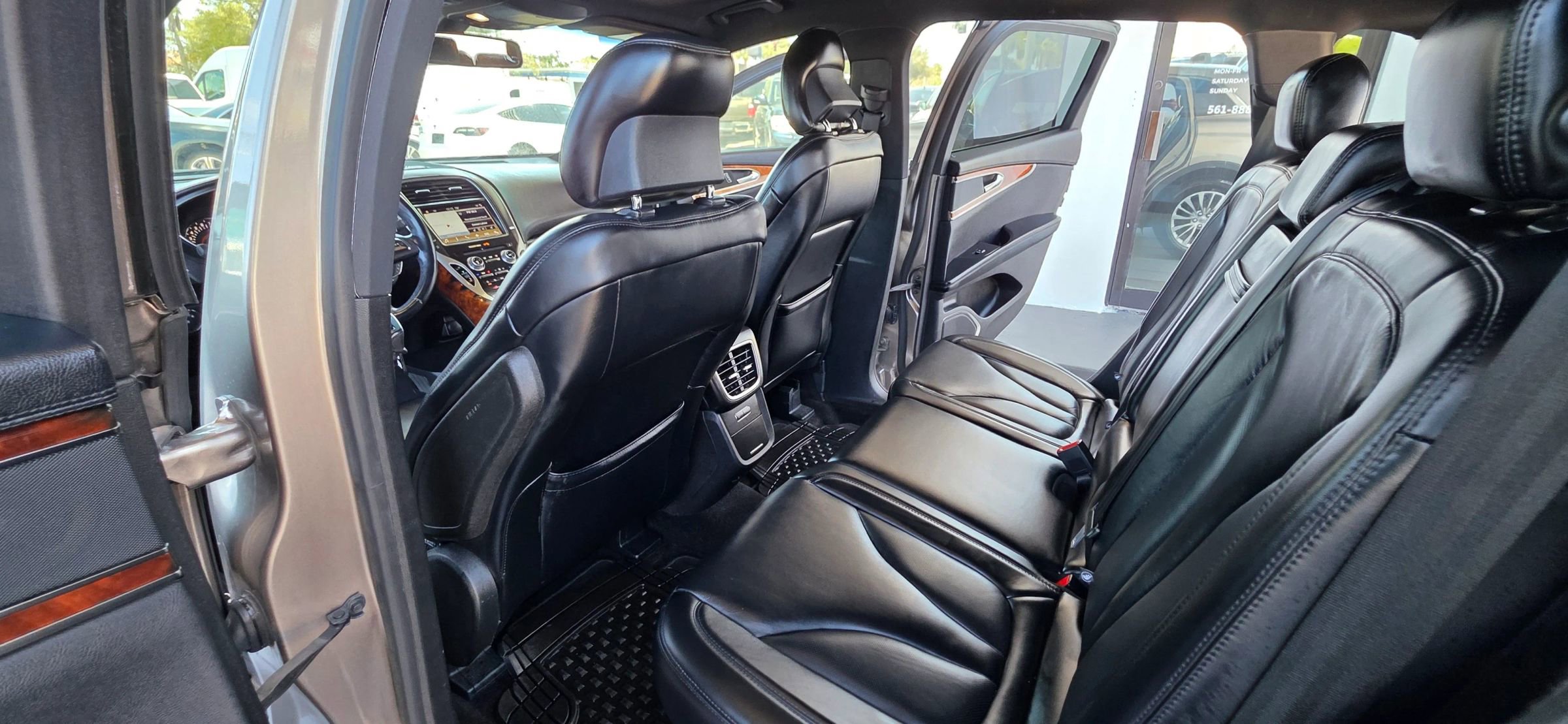 Used 2018 Lincoln MKX Select w/ Select Plus Package image 16