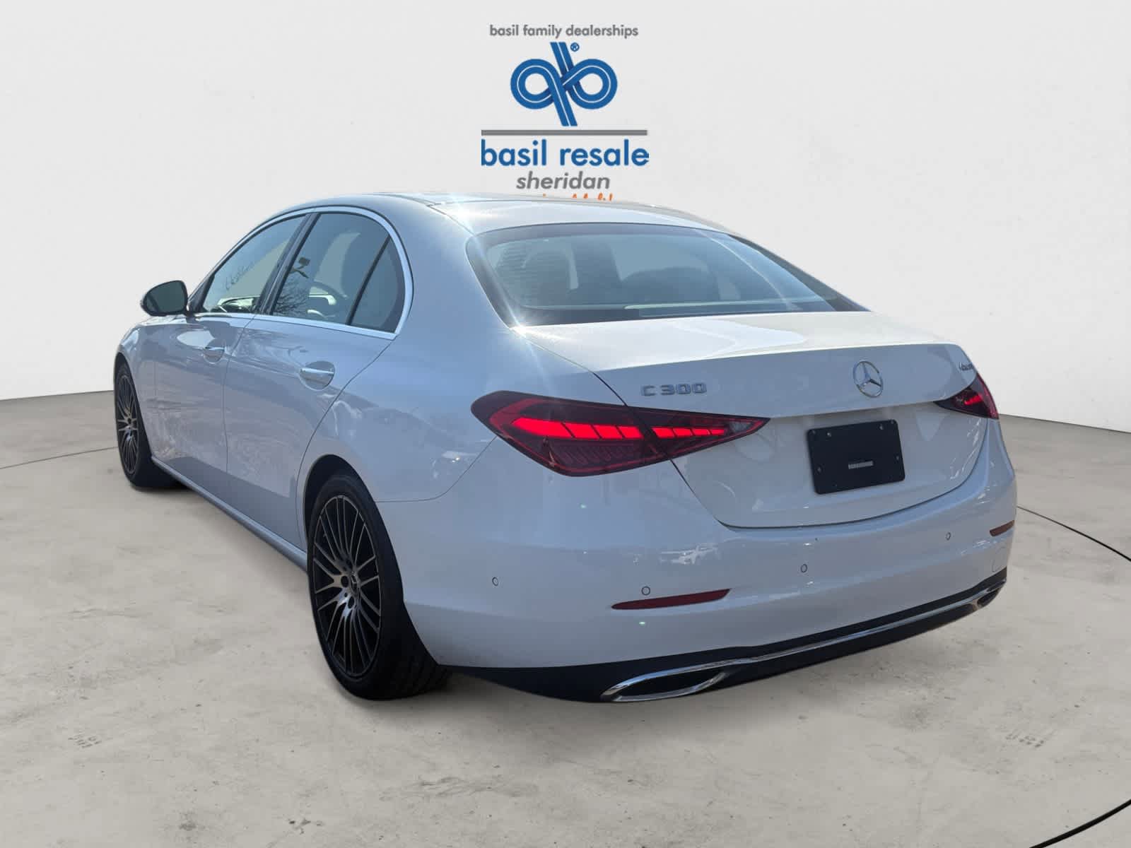 Used 2025 Mercedes-Benz C 300 4MATIC Sedan image 3