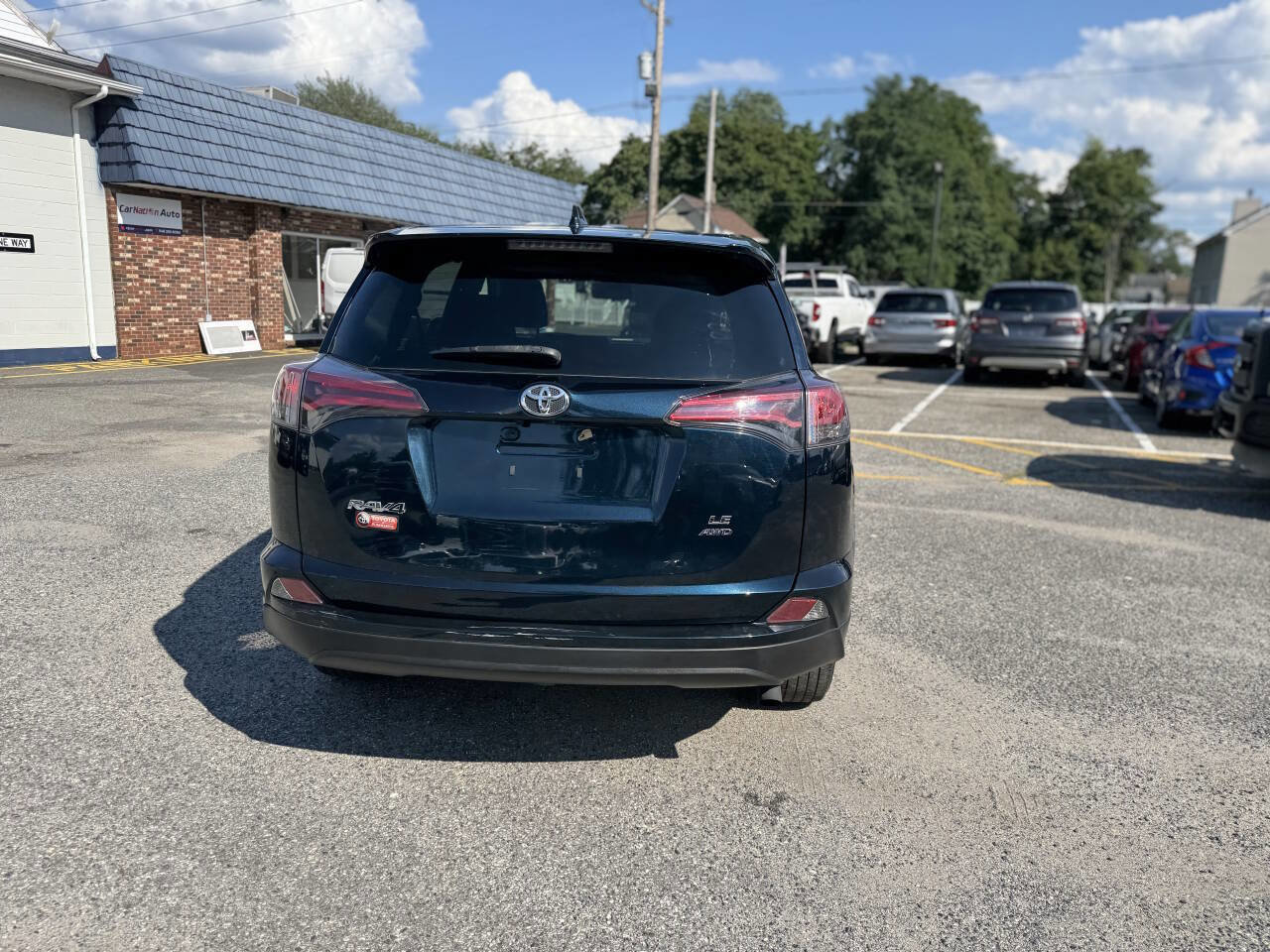 Used 2018 Toyota RAV4 LE image 11