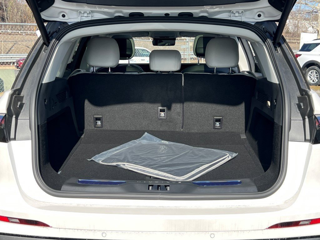 New 2026 Lincoln Nautilus Reserve w/ Jet Appearance Package image 12