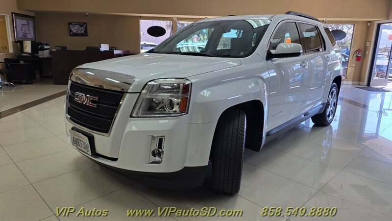 Used 2011 GMC Terrain SLT FWD image 2