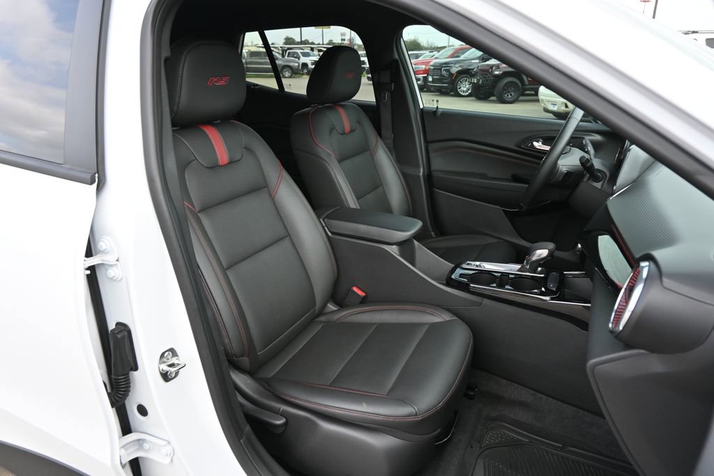 Used 2025 Chevrolet Trax RS w/ Driver Confidence Package image 22