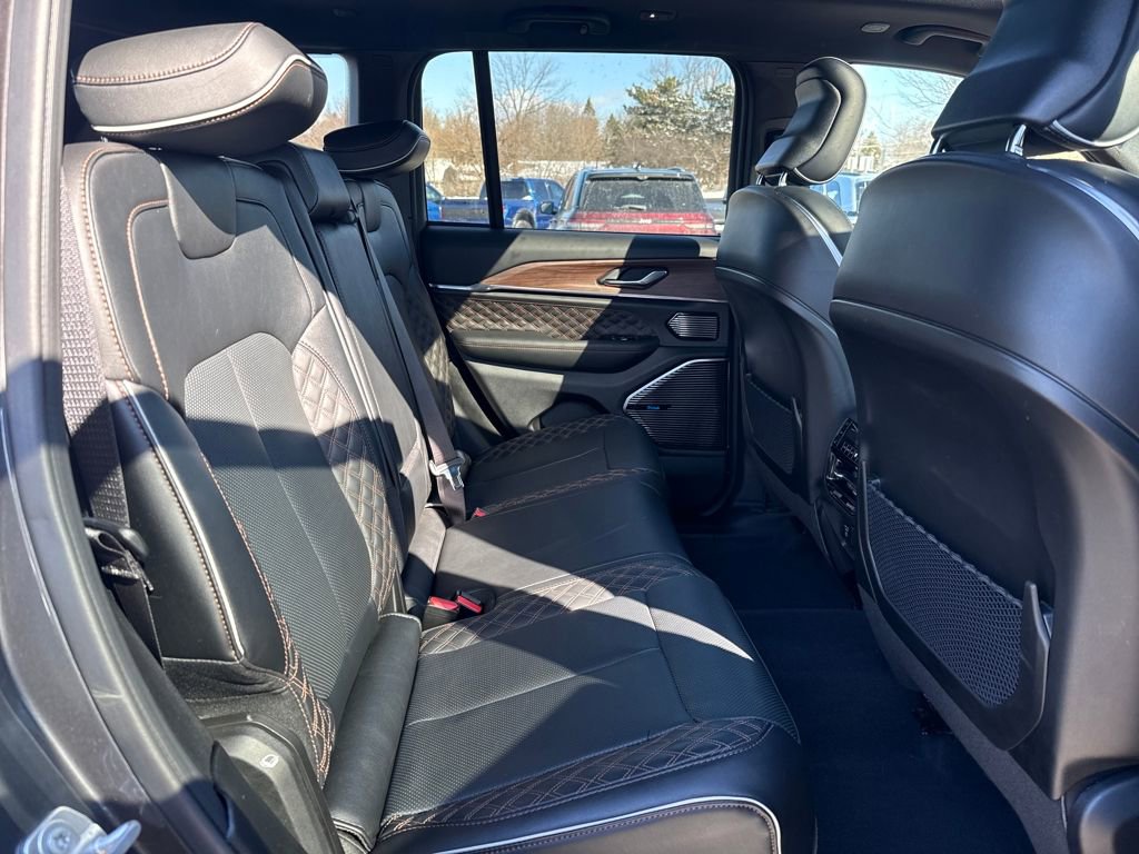 Used 2025 Jeep Grand Cherokee Summit w/ Adv Protech Group IV image 9