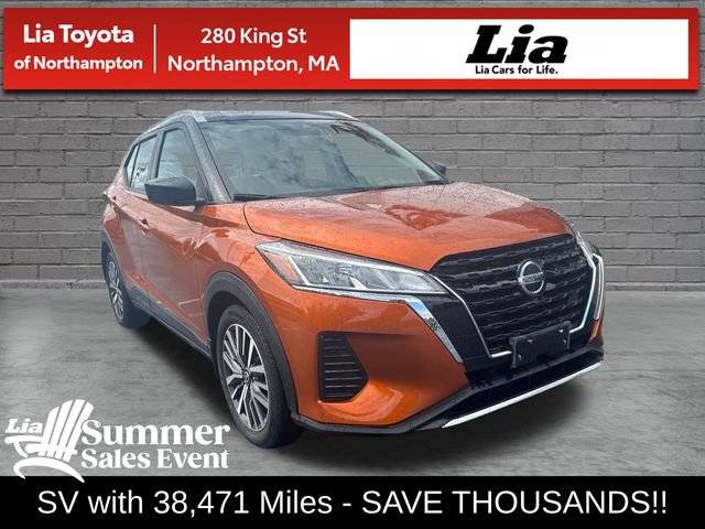 Used 2021 Nissan Kicks SV FWD image 1