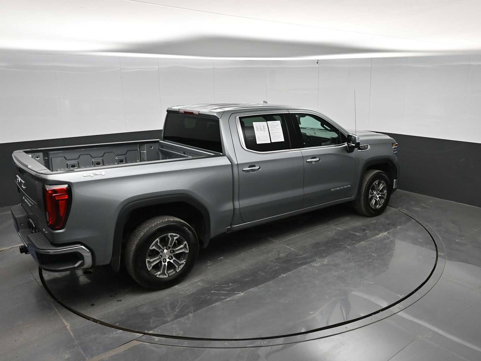 Used 2026 GMC Sierra 1500 SLT AWD/4WD image 37