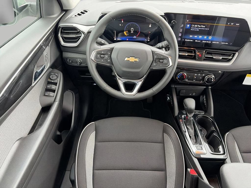 New 2026 Chevrolet TrailBlazer LT w/ LT Cold Weather Package FWD image 11