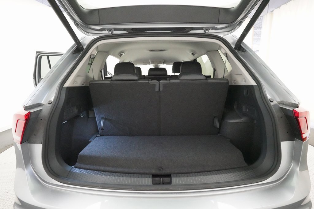 Used 2024 Volkswagen Tiguan SE image 10
