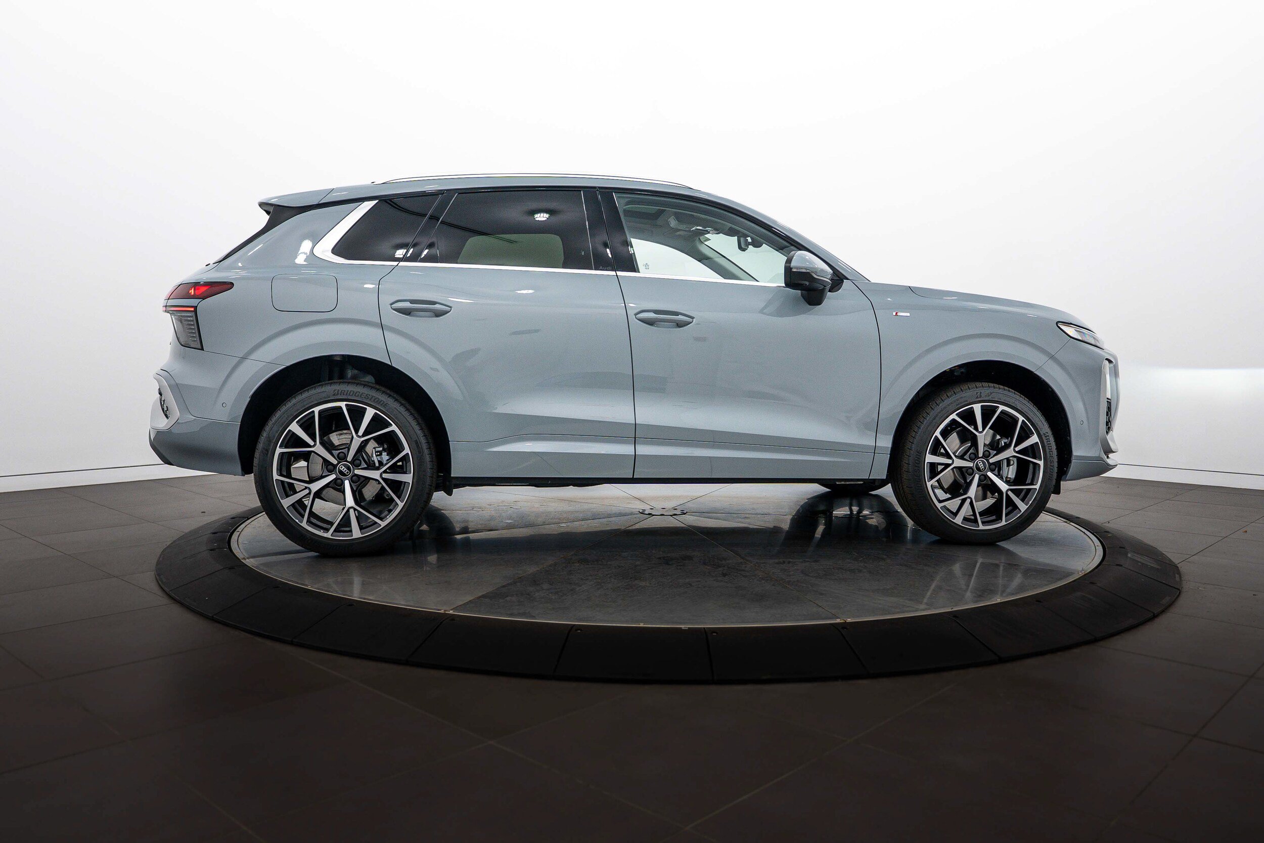 Used 2026 Audi Q3 quattro 2.0T AWD/4WD image 3