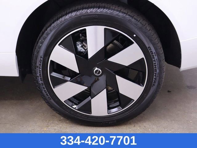 New 2024 Volvo XC60 T8 Plus w/ Climate Package image 31