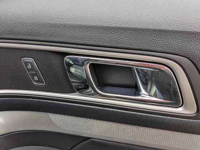 Used 2016 Ford Explorer XLT w/ Equipment Group 202A image 39