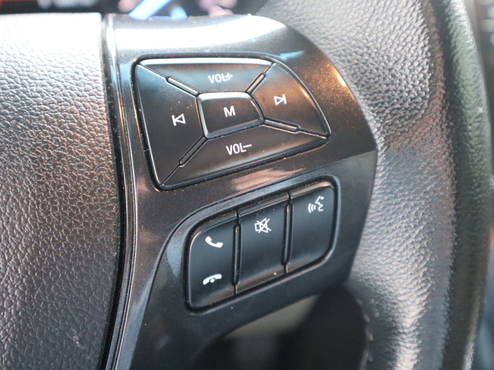 Used 2018 Ford Explorer XLT FWD image 31