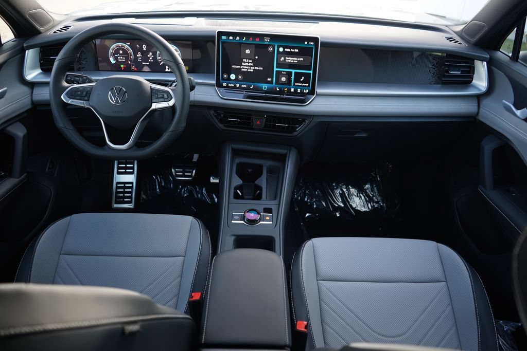 New 2026 Volkswagen Tiguan SE R-Line FWD image 8
