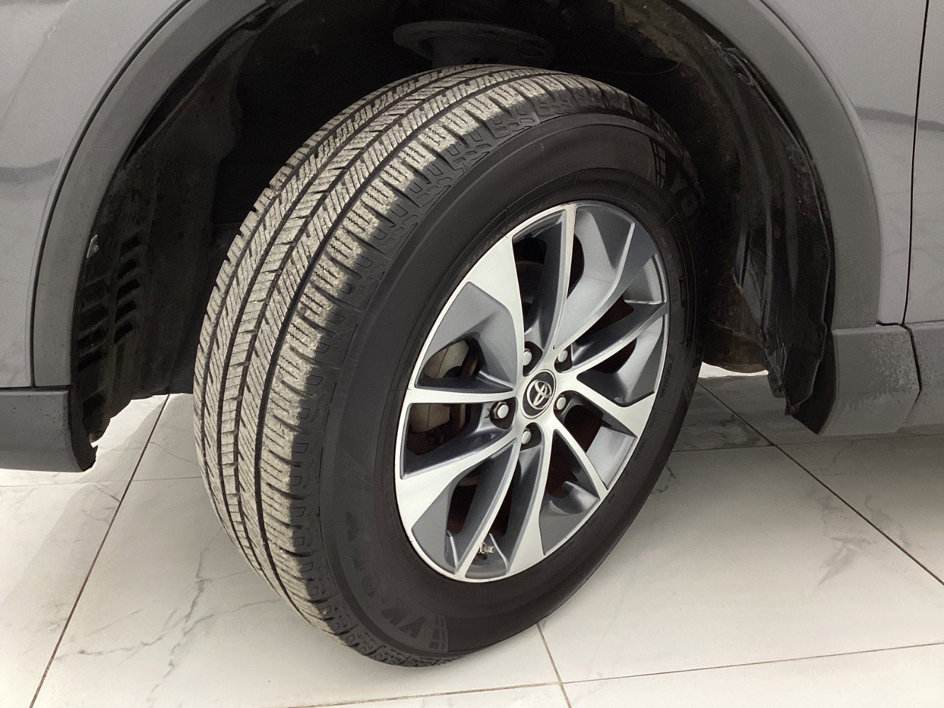 Used 2018 Toyota RAV4 LE image 41