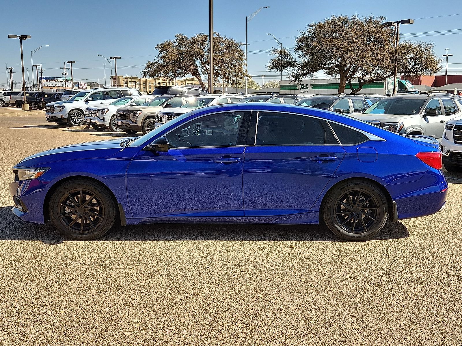 Used 2021 Honda Accord Sport image 2