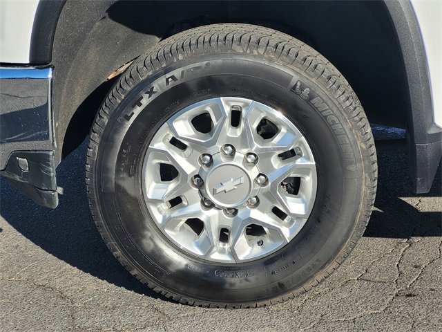 Used 2020 Chevrolet Silverado 2500 LT w/ Z71 Off-Road Package image 11