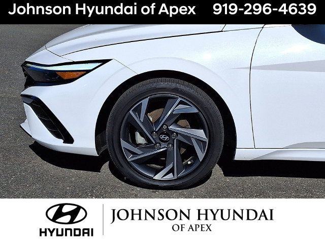 Certified 2024 Hyundai Elantra Limited FWD image 30