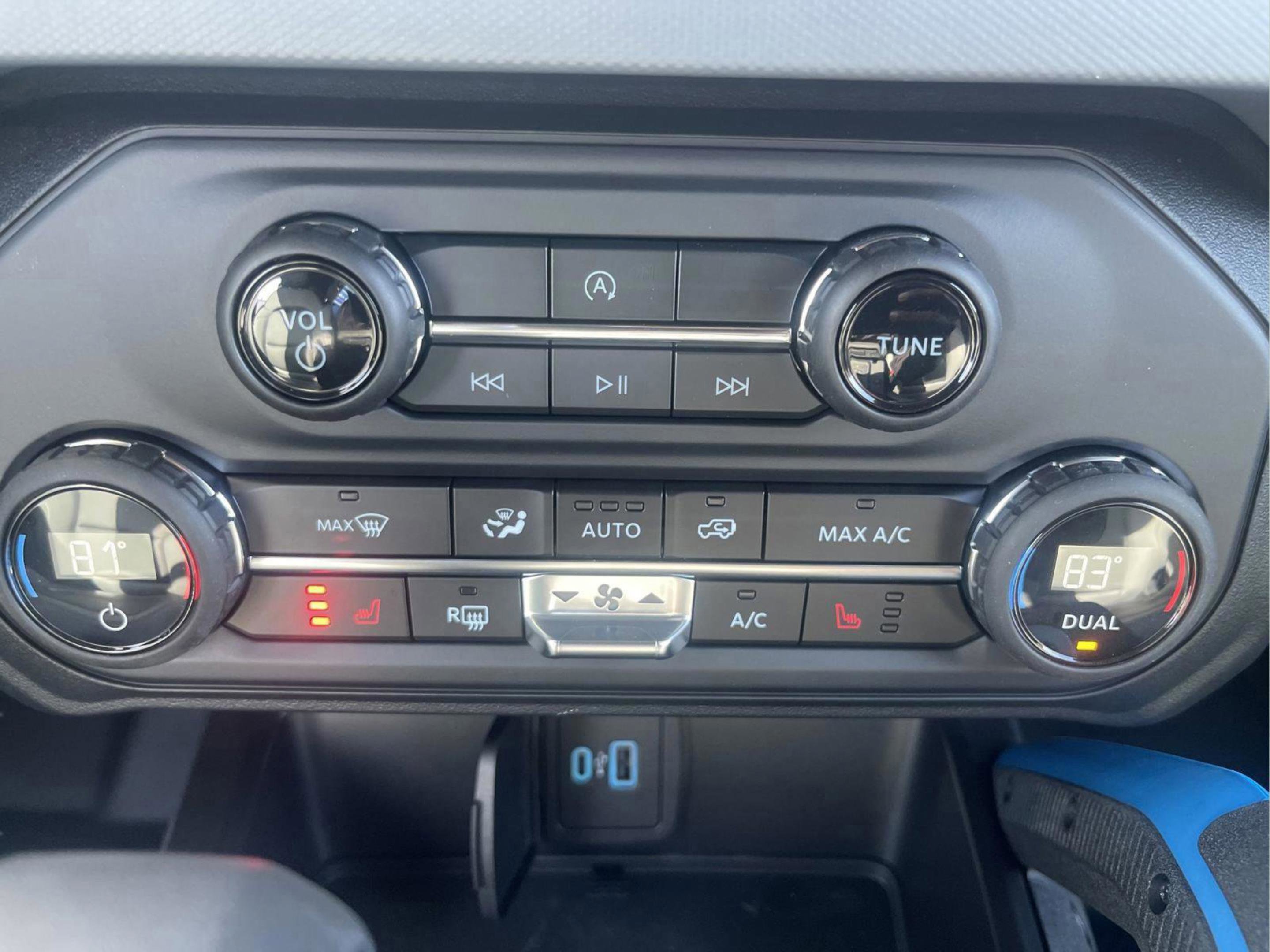 New 2024 Ford Bronco Black Diamond w/ Sasquatch Package image 17