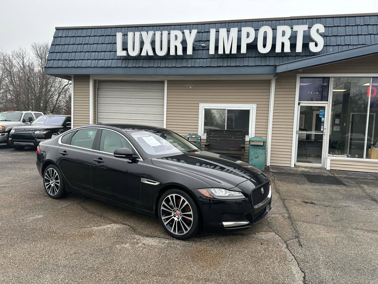 Used 2017 Jaguar XF Prestige image 2