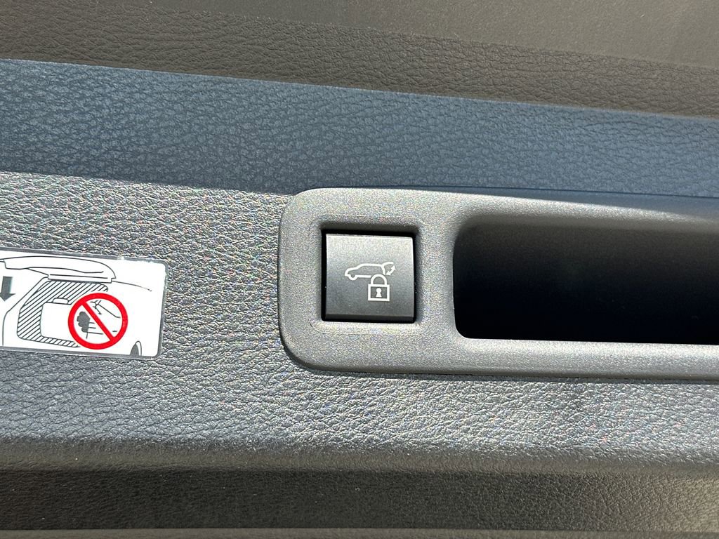 New 2026 Toyota Sienna XLE Woodland Edition image 7