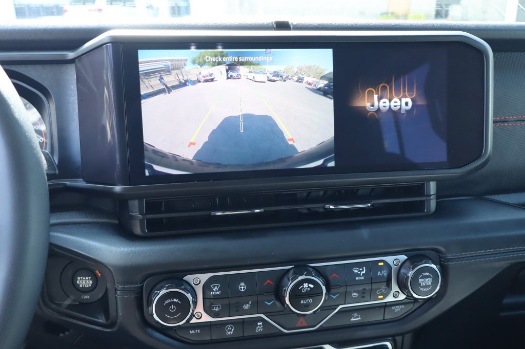 Certified 2025 Jeep Wrangler Unlimited Rubicon w/ Convenience Group AWD/4WD image 25