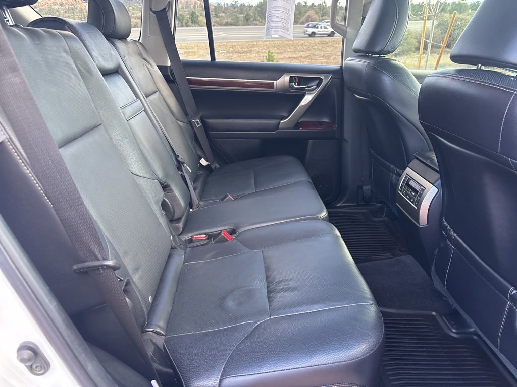 Used 2017 Lexus GX 460 Premium w/ Premium Package image 13