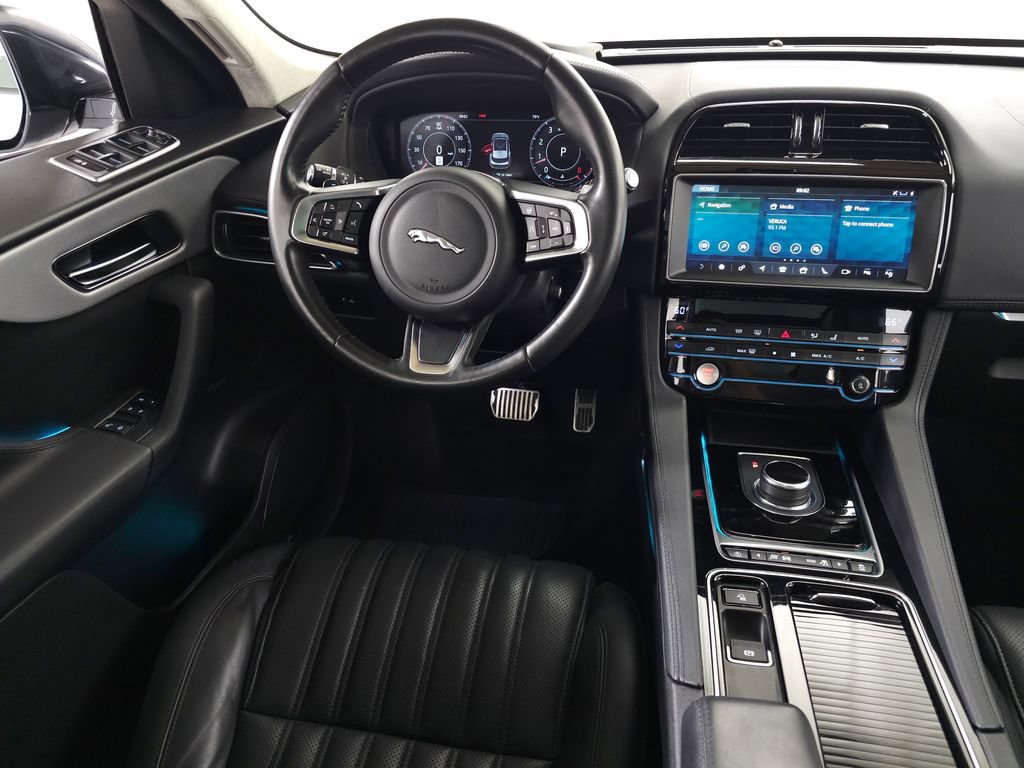 Used 2019 Jaguar F-PACE Portfolio AWD/4WD image 18