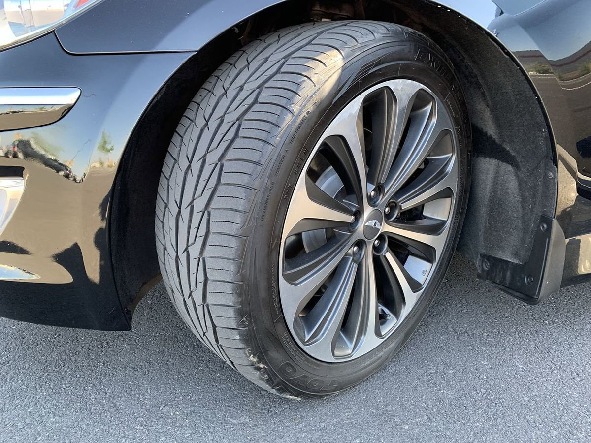 Used 2012 Hyundai Genesis 5.0 R-Spec RWD image 12