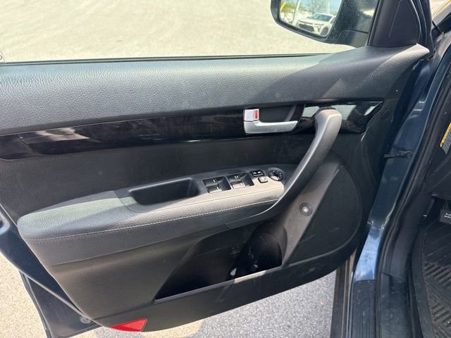 Used 2015 Kia Sorento LX image 14