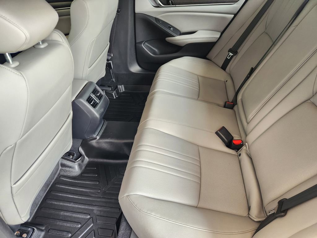 Used 2019 Honda Accord Touring image 29