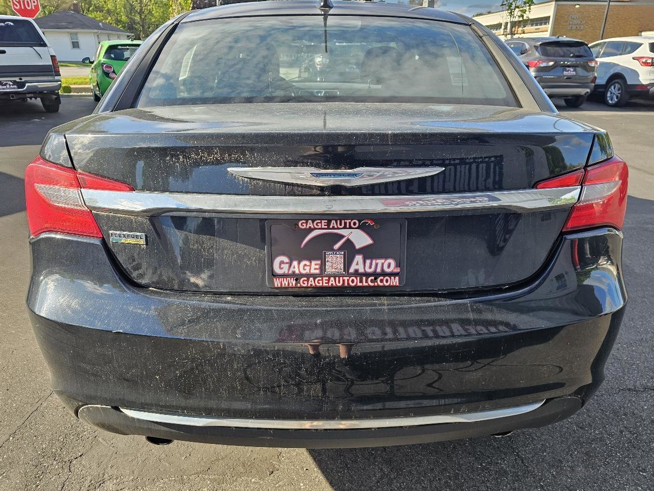 Used 2013 Chrysler 200 Touring FWD image 10
