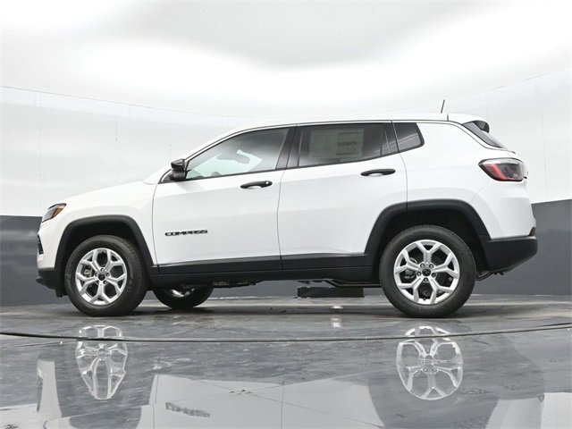 Used 2025 Jeep Compass Sport image 35