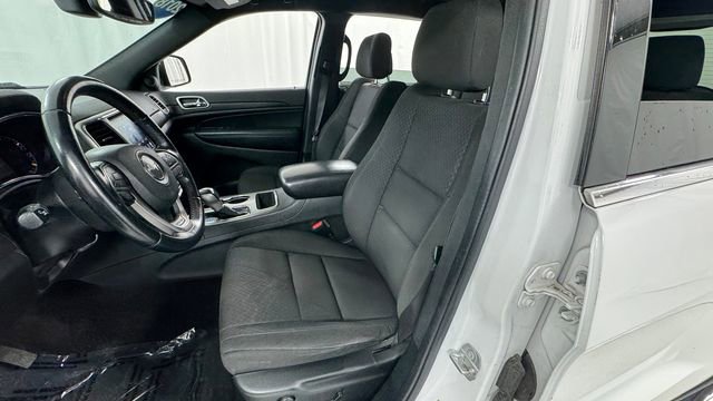 Used 2018 Jeep Grand Cherokee Laredo AWD/4WD image 10