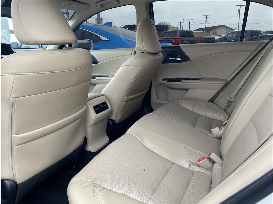 Used 2016 Honda Accord Touring image 17
