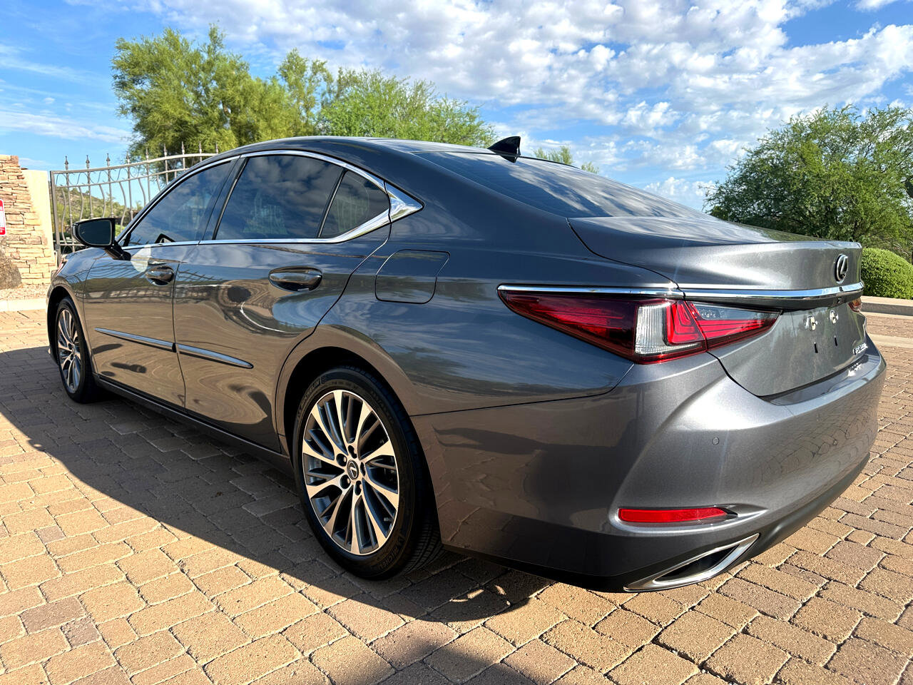 Used 2020 Lexus ES 350 w/ Luxury Package image 6