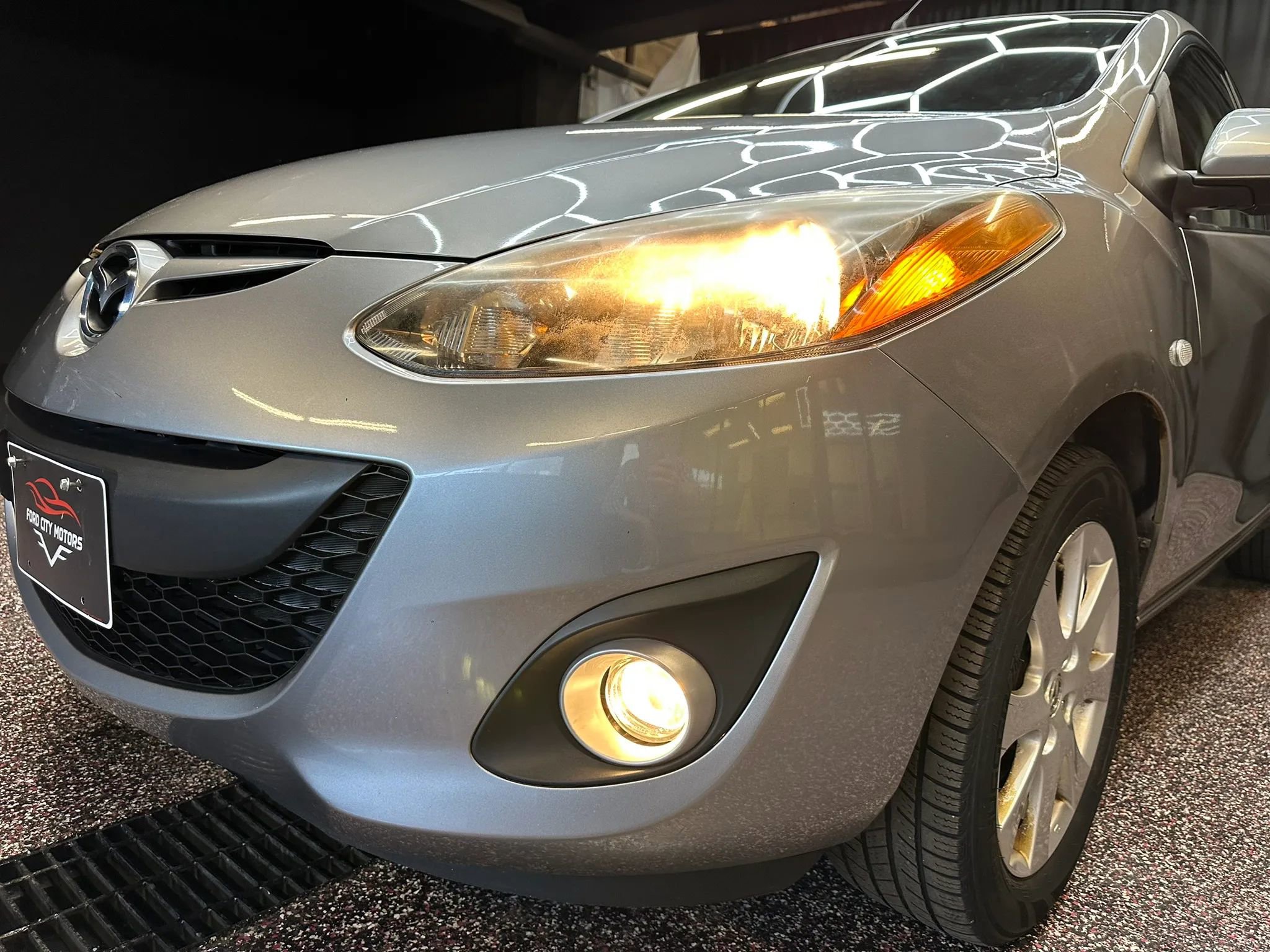 Used 2013 MAZDA MAZDA2 Touring FWD image 37